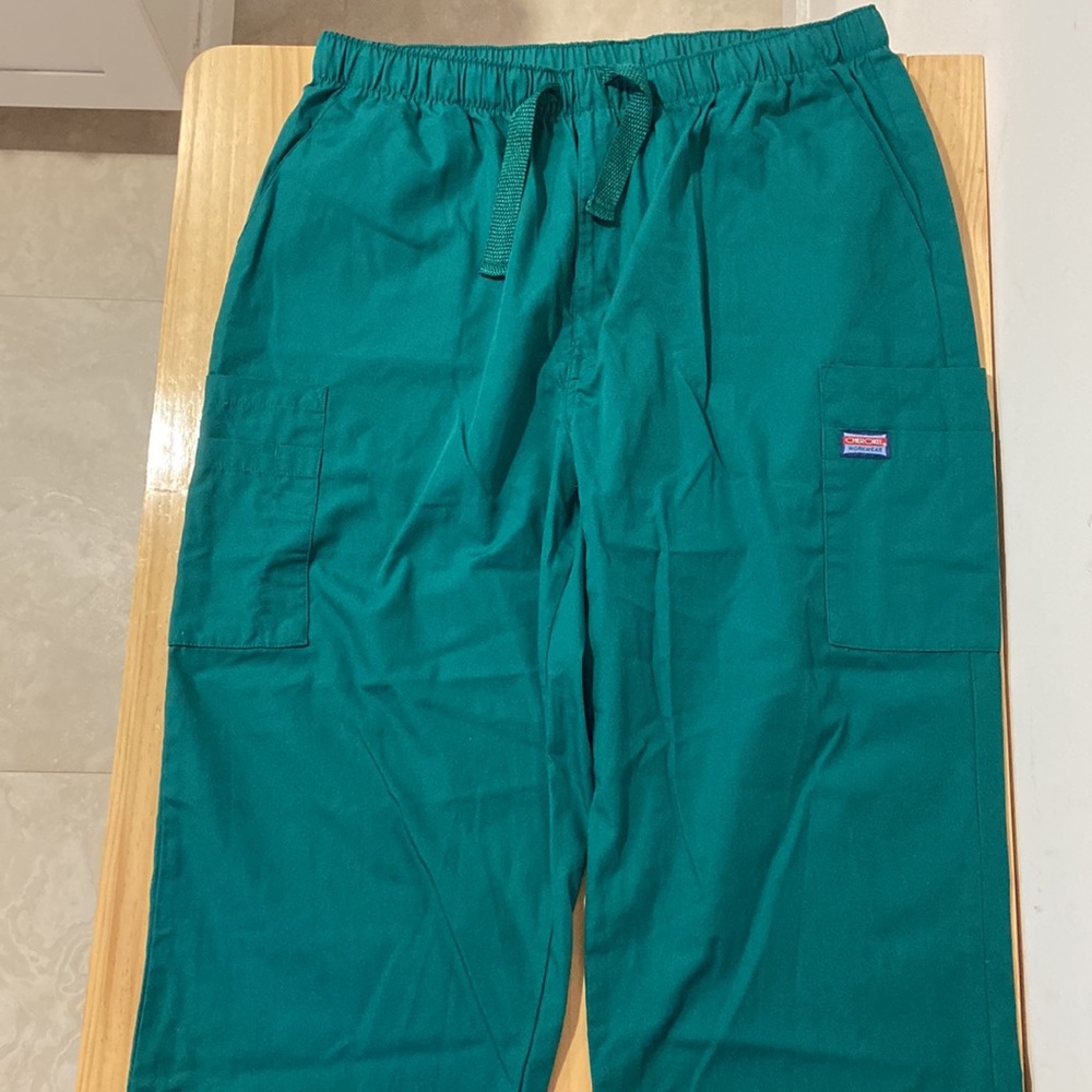 Men’s Scrub Set - Picture 2 of 3